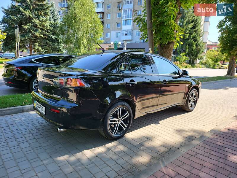 Седан Mitsubishi Lancer 2011 в Могилев-Подольске