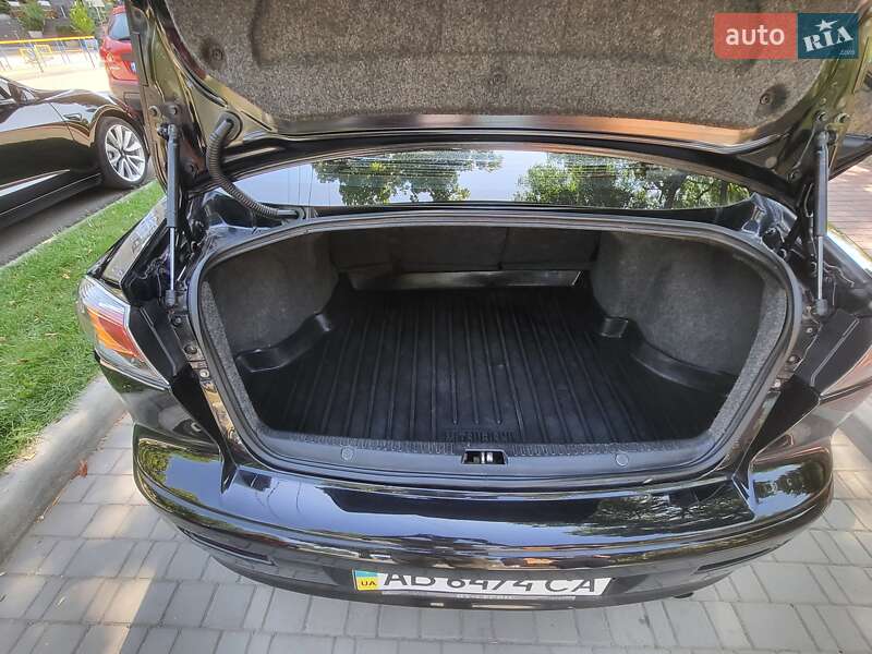 Седан Mitsubishi Lancer 2011 в Могилев-Подольске
