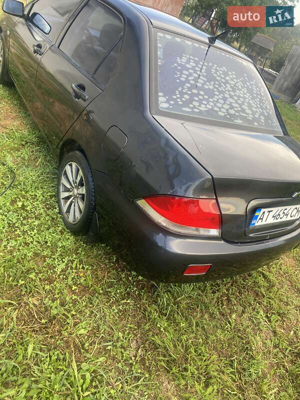 Седан Mitsubishi Lancer 2004 в Коломые