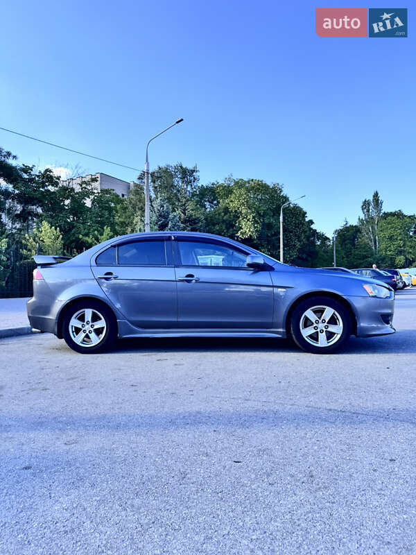 Седан Mitsubishi Lancer 2009 в Запорожье