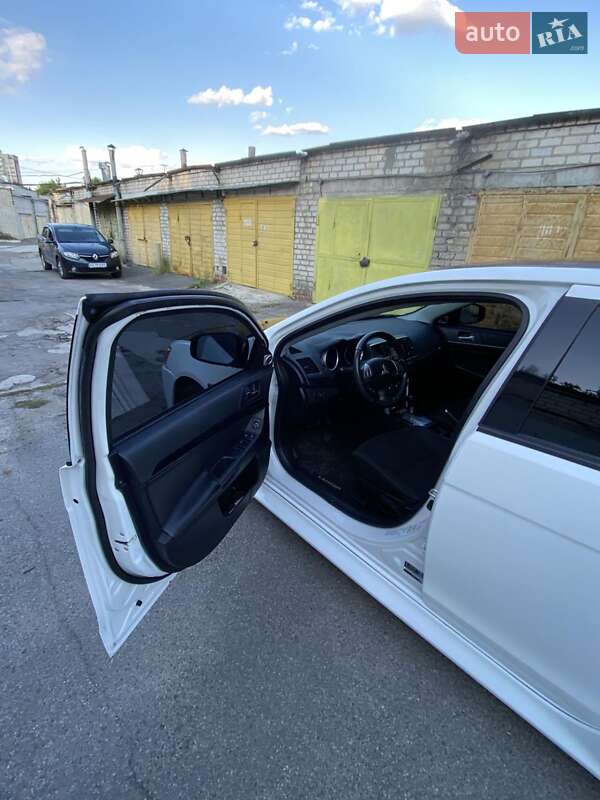 Седан Mitsubishi Lancer 2016 в Харькове