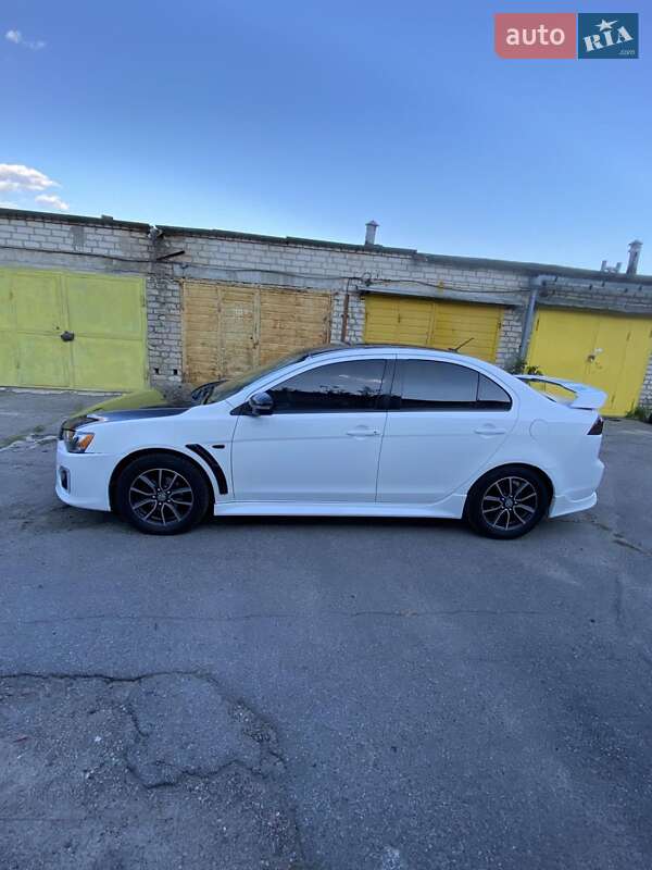 Седан Mitsubishi Lancer 2016 в Харькове