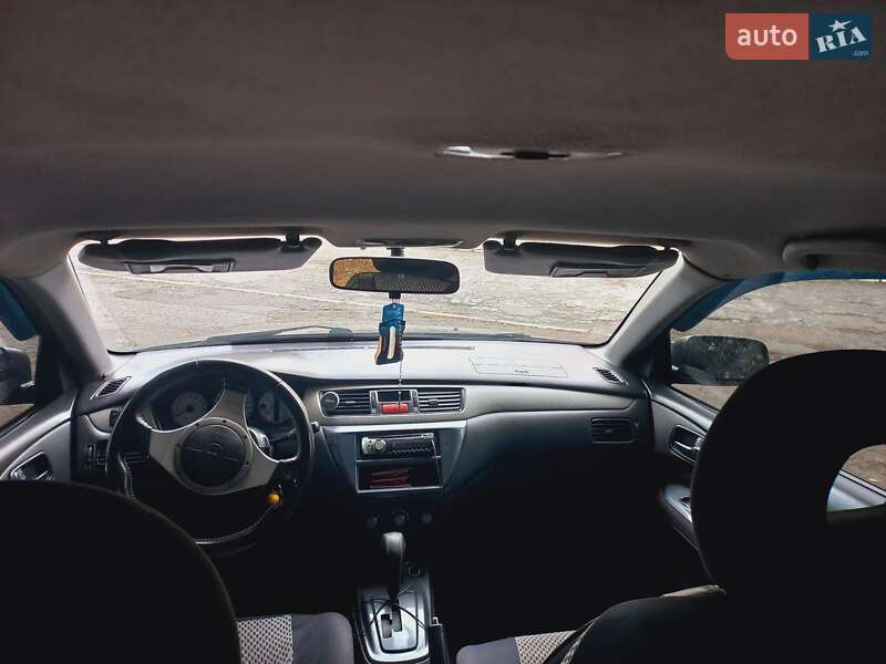 Седан Mitsubishi Lancer 2007 в Черновцах