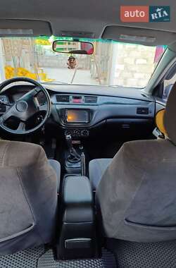 Седан Mitsubishi Lancer 2004 в 