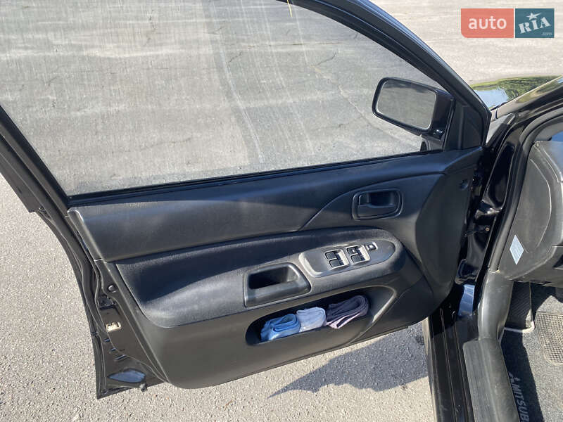 Седан Mitsubishi Lancer 2006 в Горішніх Плавнях