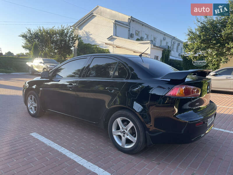 Седан Mitsubishi Lancer 2008 в Прилуках