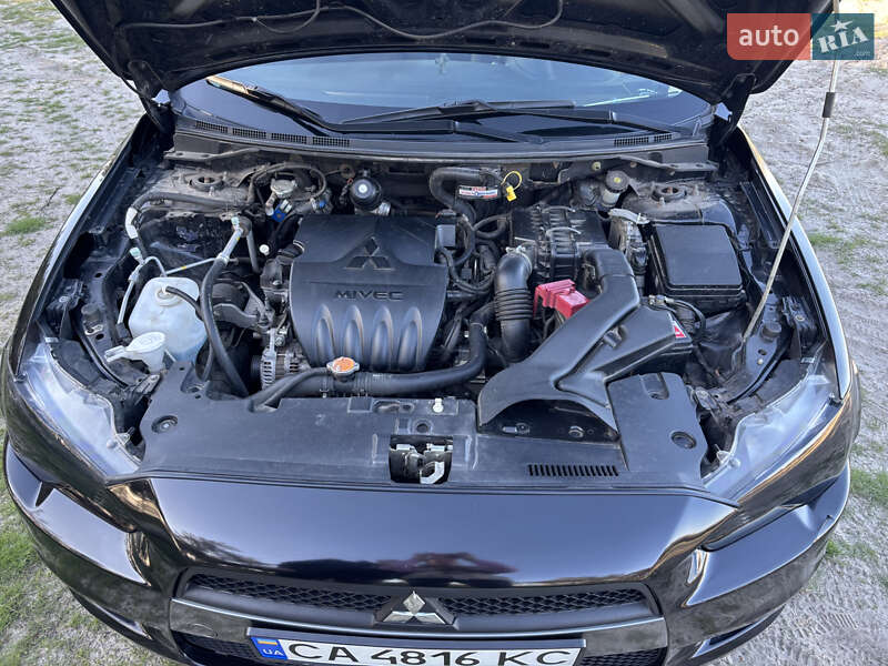 Седан Mitsubishi Lancer 2011 в Черкасах