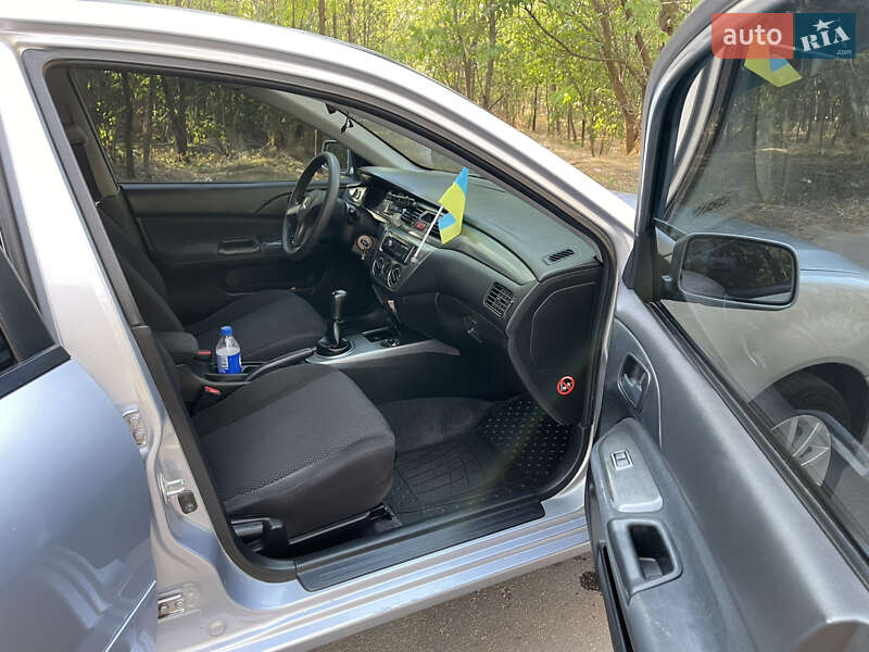 Седан Mitsubishi Lancer 2009 в Кропивницком