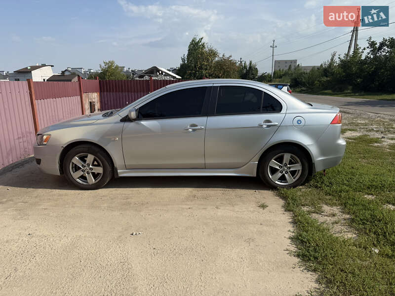 Седан Mitsubishi Lancer 2009 в Києві