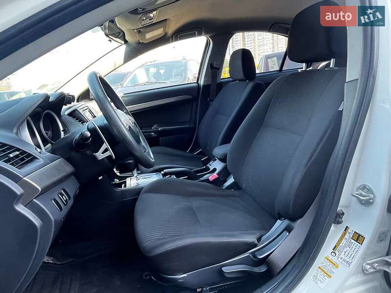 Седан Mitsubishi Lancer 2014 в Киеве