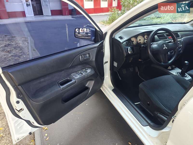 Седан Mitsubishi Lancer 2006 в Одессе