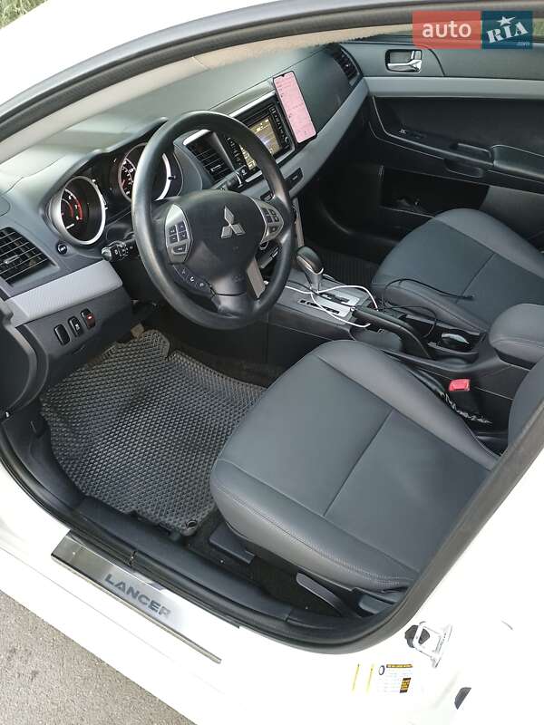 Седан Mitsubishi Lancer 2017 в Києві
