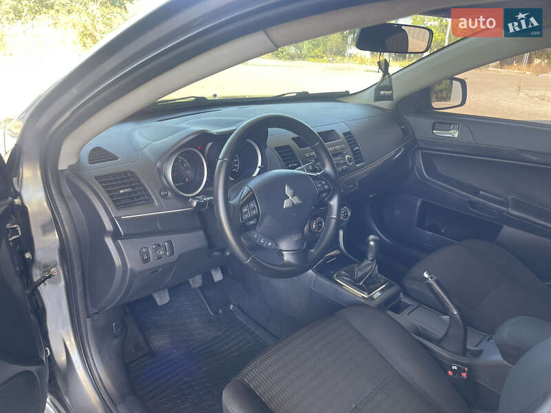 Седан Mitsubishi Lancer 2012 в Николаеве