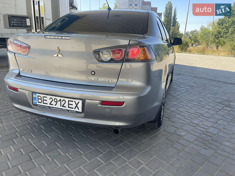 Седан Mitsubishi Lancer 2012 в Николаеве