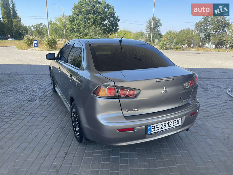 Седан Mitsubishi Lancer 2012 в Николаеве