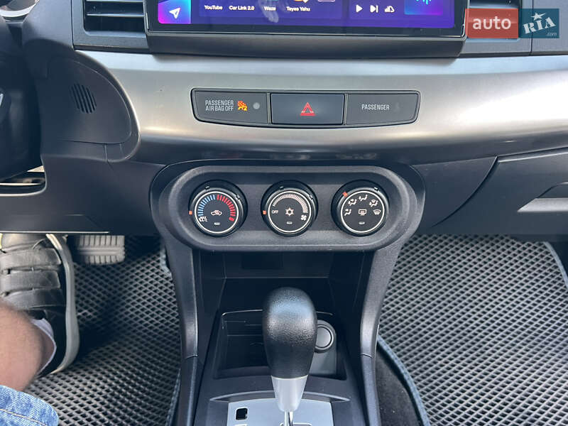 Седан Mitsubishi Lancer 2015 в Виннице