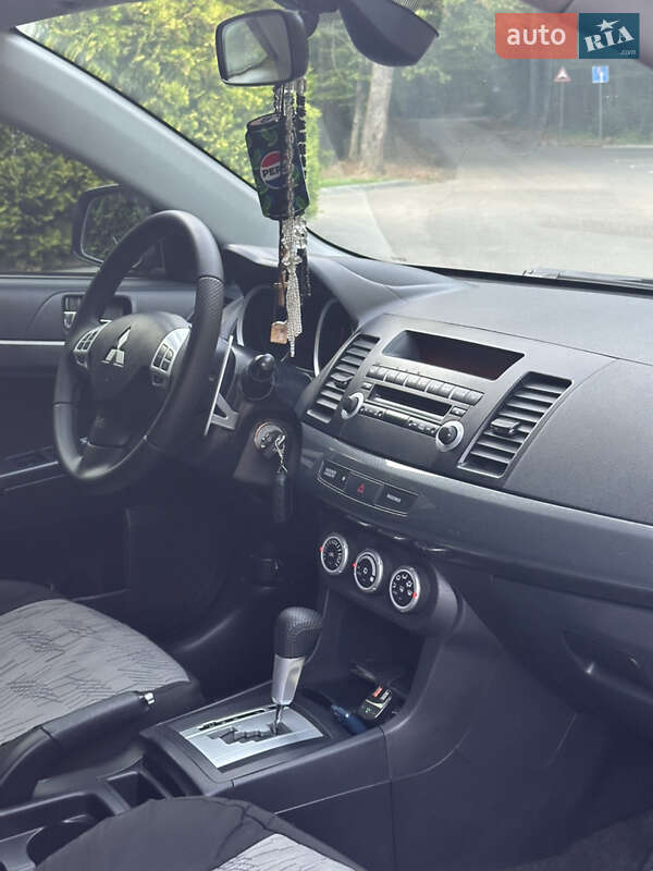 Седан Mitsubishi Lancer 2008 в Ужгороде