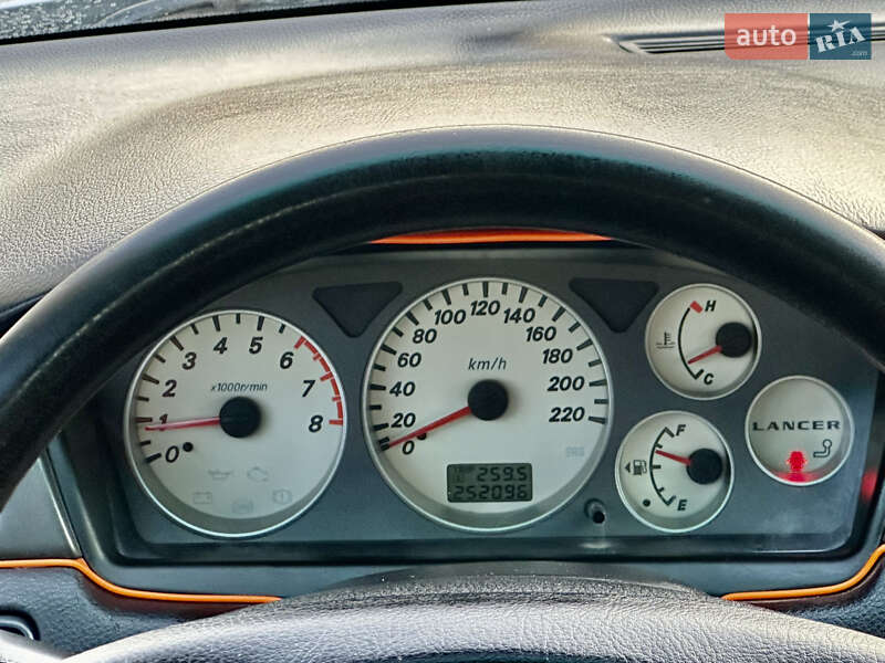 Седан Mitsubishi Lancer 2005 в Одессе
