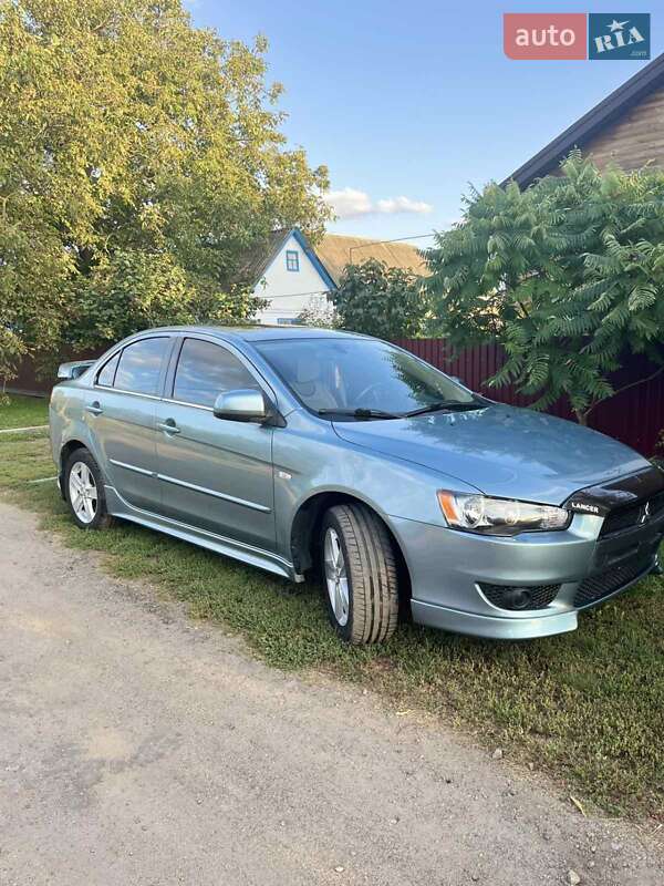 Седан Mitsubishi Lancer 2008 в Киеве