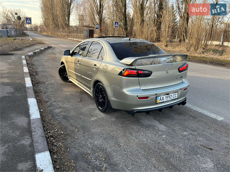 Седан Mitsubishi Lancer 2008 в Киеве