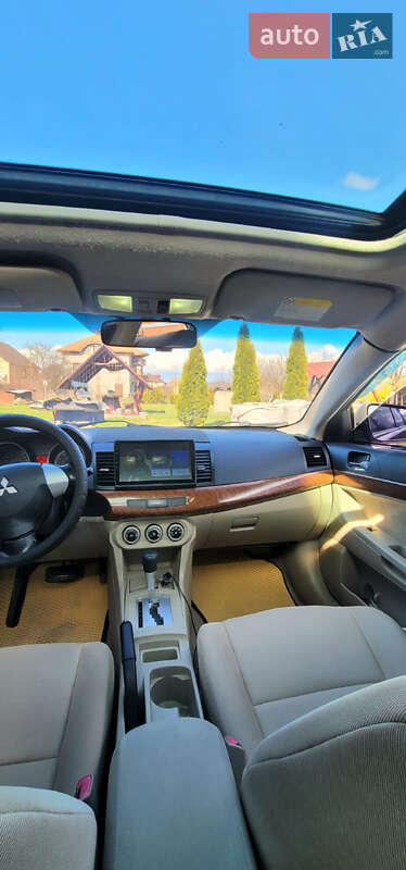 Седан Mitsubishi Lancer 2008 в Тячеве