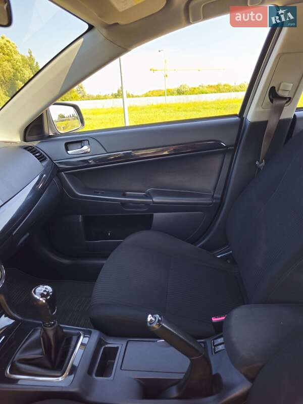 Седан Mitsubishi Lancer 2013 в Львове фото 3 Седан Mitsubishi Lancer 2013 в Львове