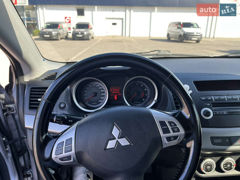 Седан Mitsubishi Lancer 2008 в Черкасах