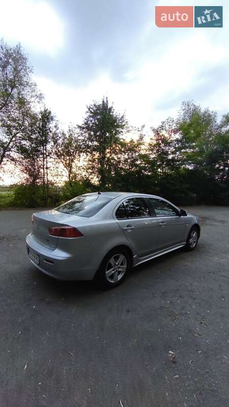 Седан Mitsubishi Lancer 2008 в Киеве