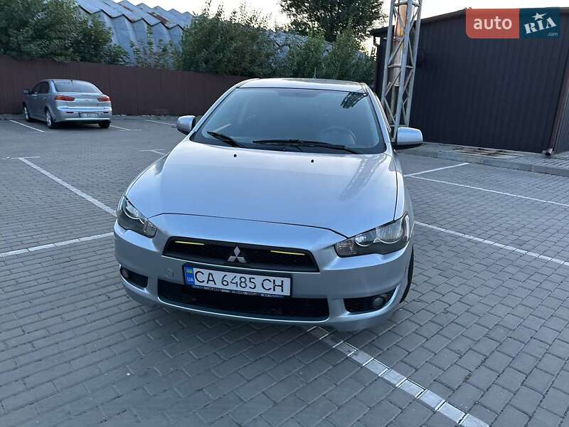 Хэтчбек Mitsubishi Lancer 2009 в Черкассах