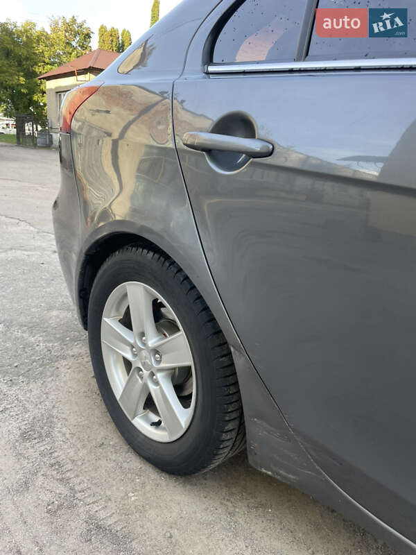 Хэтчбек Mitsubishi Lancer 2009 в Львове фото 5 Хэтчбек Mitsubishi Lancer 2009 в Львове