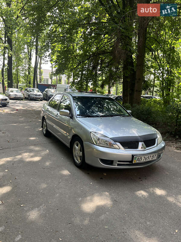 Седан Mitsubishi Lancer 2006 в Виннице