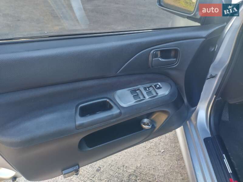 Седан Mitsubishi Lancer 2006 в Виннице