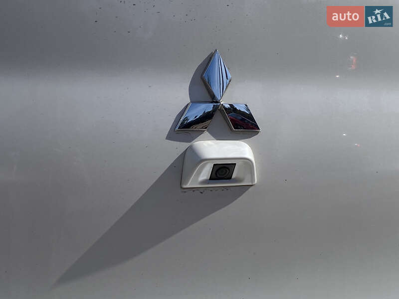 Седан Mitsubishi Lancer 2016 в Киеве