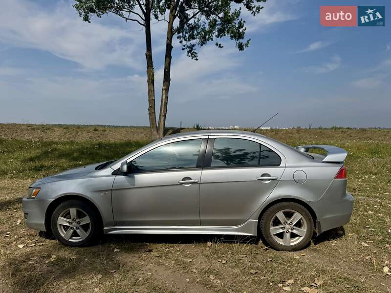 Седан Mitsubishi Lancer 2008 в Луцке