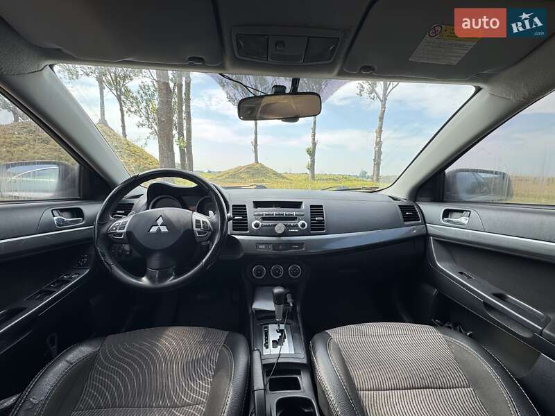 Седан Mitsubishi Lancer 2008 в Луцке