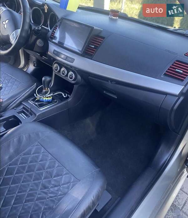 Седан Mitsubishi Lancer 2008 в Старом Самборе