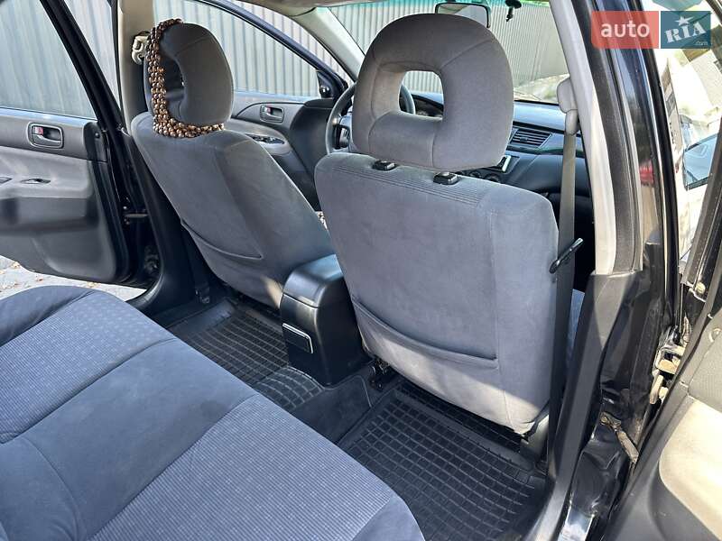 Седан Mitsubishi Lancer 2004 в Львові