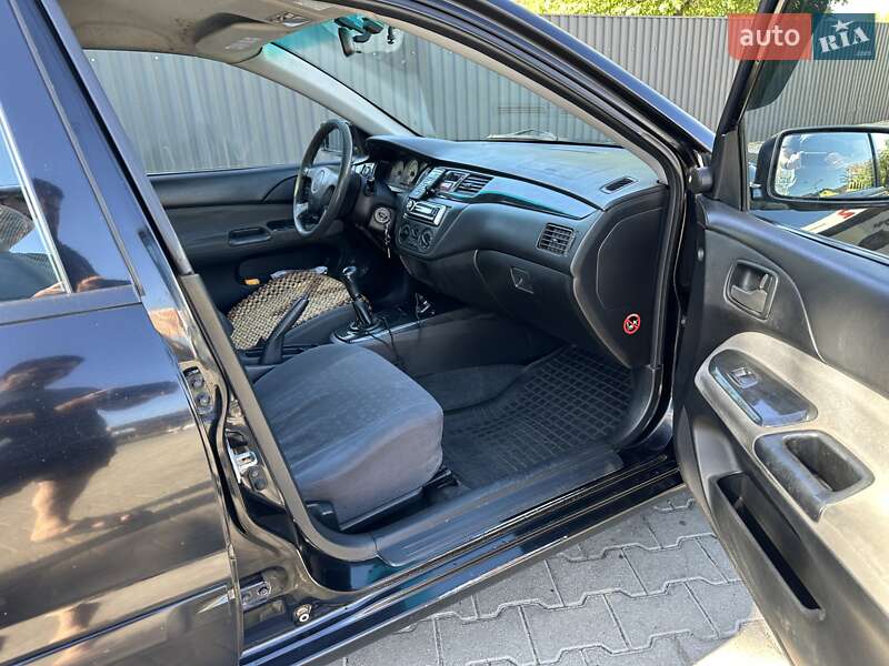 Седан Mitsubishi Lancer 2004 в Львові