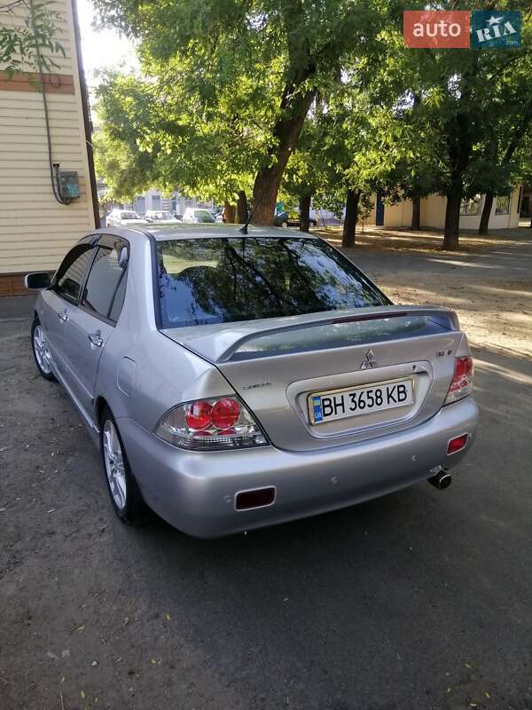 Седан Mitsubishi Lancer 2004 в Одессе
