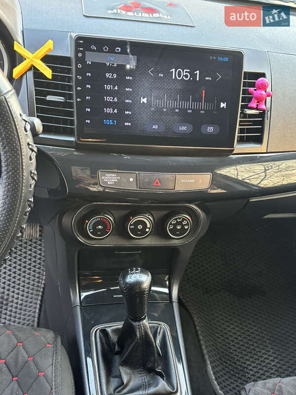 Седан Mitsubishi Lancer 2015 в Сумах
