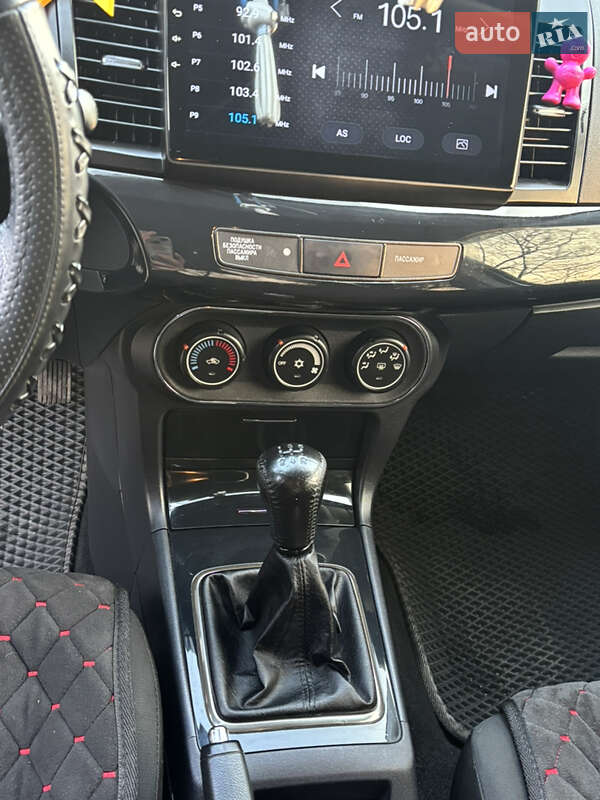 Седан Mitsubishi Lancer 2015 в Сумах