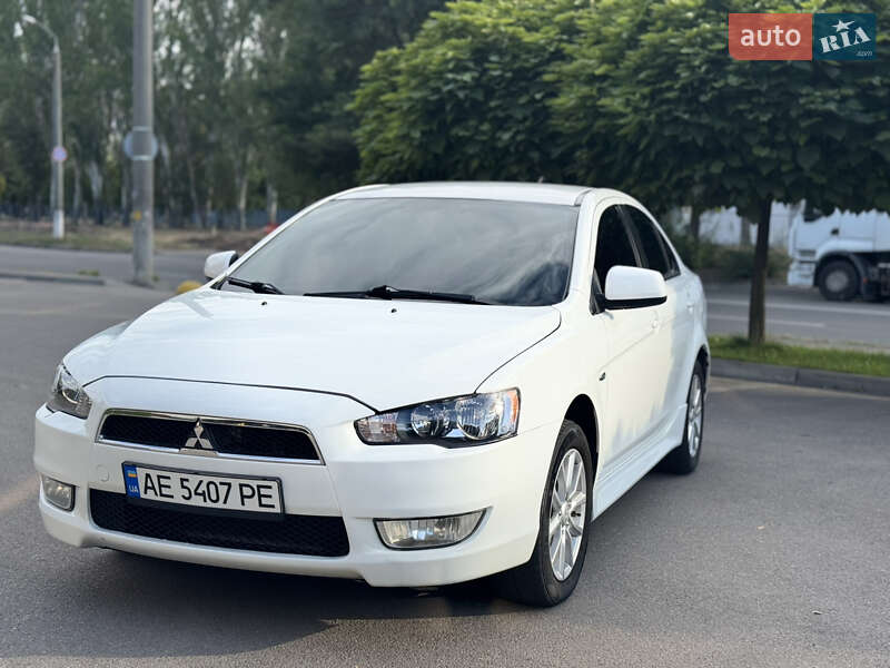 Седан Mitsubishi Lancer 2015 в 