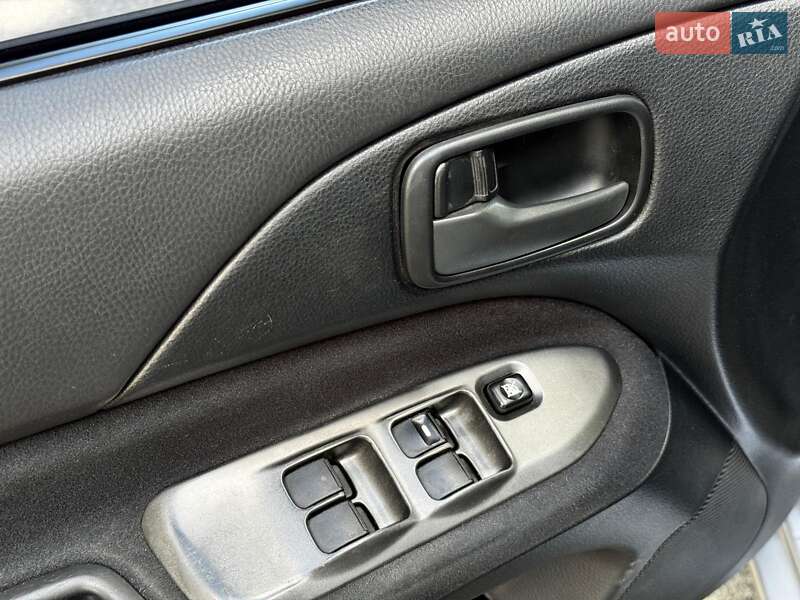 Седан Mitsubishi Lancer 2005 в Киеве фото 13 Седан Mitsubishi Lancer 2005 в Киеве