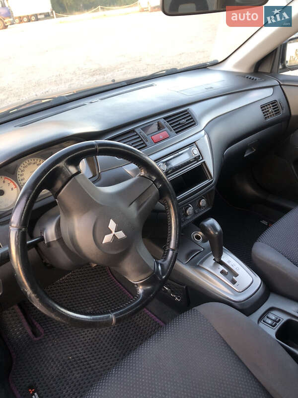 Седан Mitsubishi Lancer 2006 в Днепре