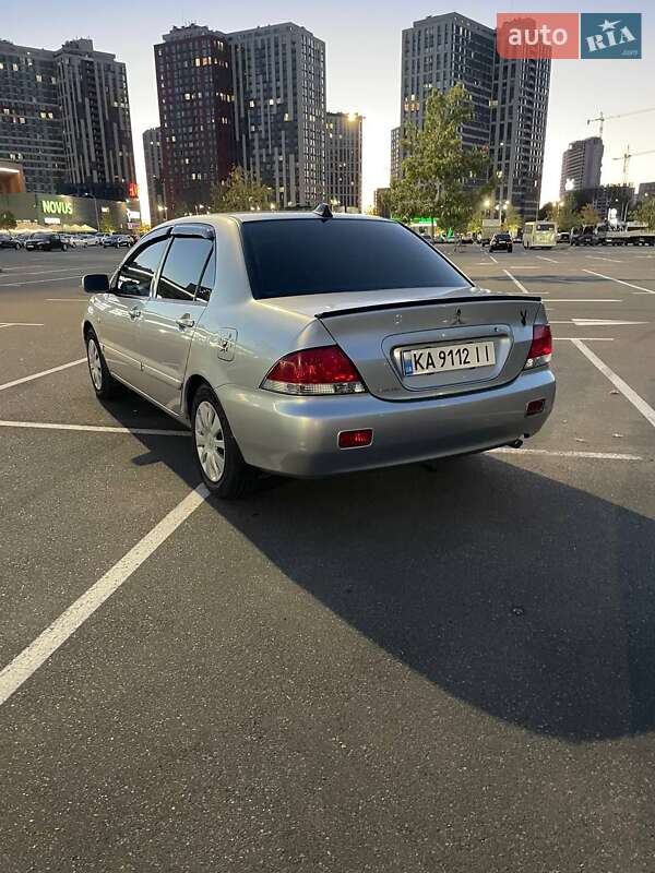 Седан Mitsubishi Lancer 2008 в Киеве
