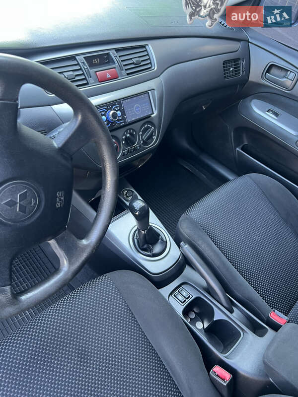 Седан Mitsubishi Lancer 2005 в Кривом Роге