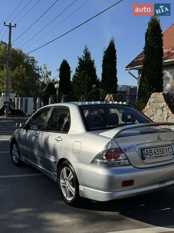 Седан Mitsubishi Lancer 2005 в Виннице