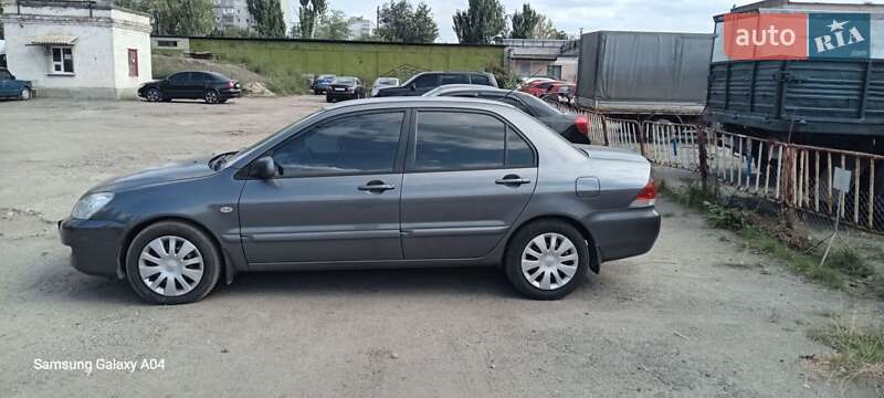 Седан Mitsubishi Lancer 2006 в Днепре