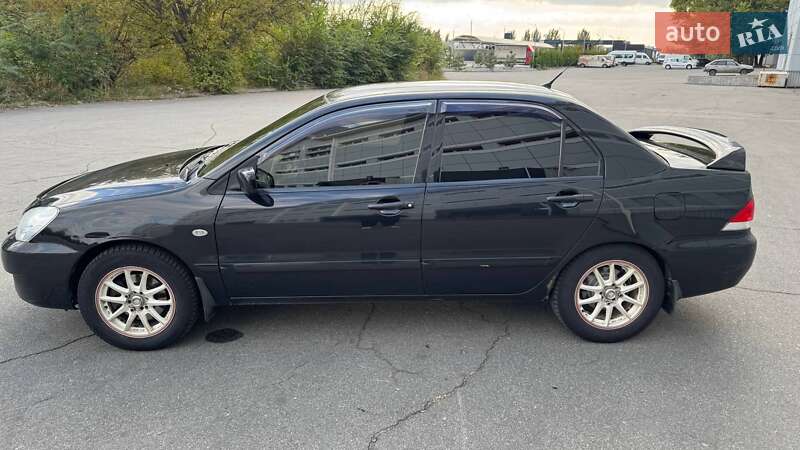 Седан Mitsubishi Lancer 2006 в Днепре