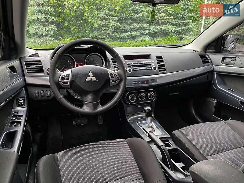 Седан Mitsubishi Lancer 2011 в Харькове